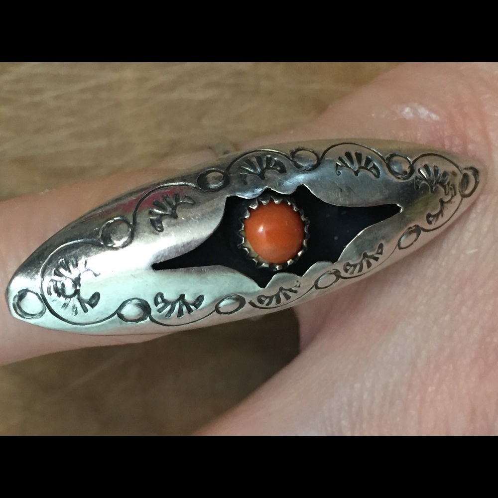 Vintage shadowbox silver coral ring by Navajo Val Tsosie - Picture 5 of 7